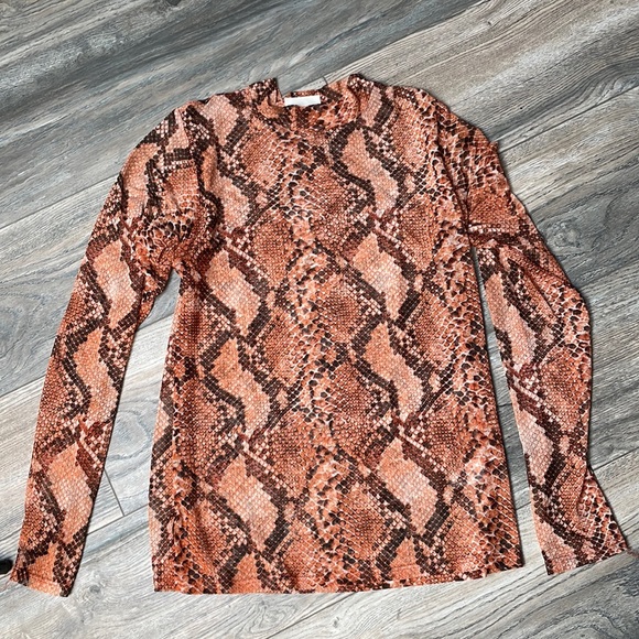 Snake mesh top - Picture 1 of 3
